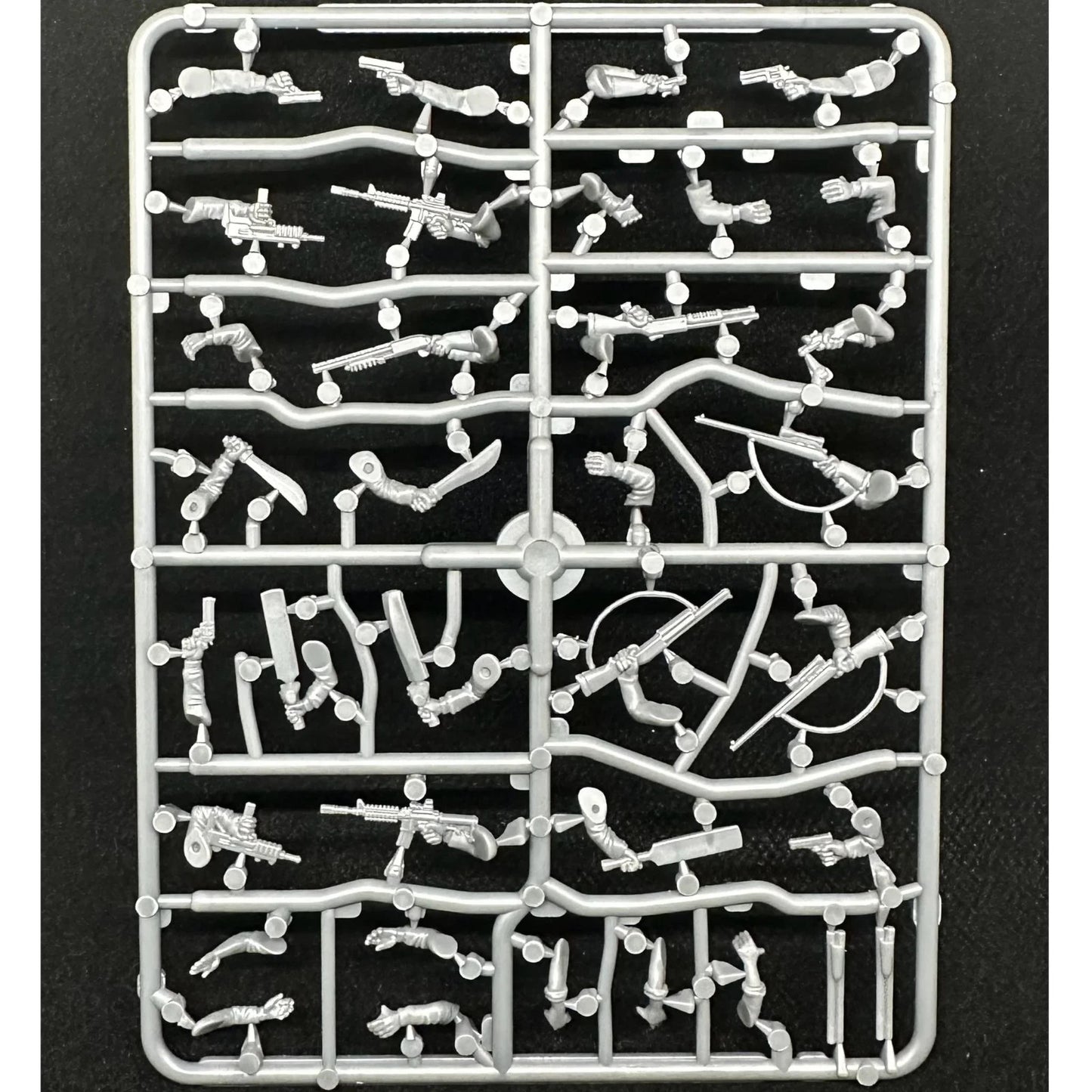 Wargames Atlantic Civilian Survivors Men 24x Miniatures 28mm Figures FREE POST